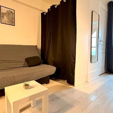 公寓 Le Somptueux Proche De La Gare 第戎