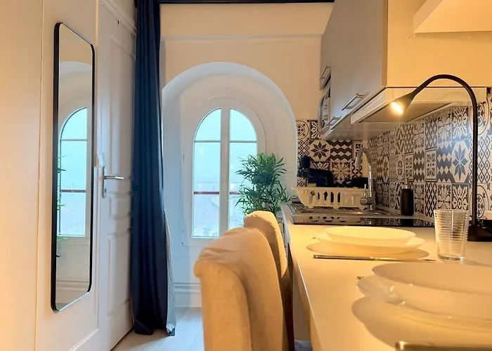 公寓 Le Somptueux Proche De La Gare 第戎